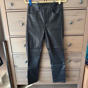 GAP 1969 Vintage Slim Sky High Coated Denim Jeans in Shiny Black 28 | 6R